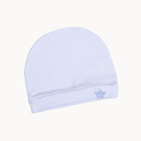 Baby Corner Babymütze blau aus 100% Baumwolle – weiche Erstlingsmütze mit Umschlag und kleiner Krone-Stickerei; One Size, sanft zur Neugeborenenhaut.
