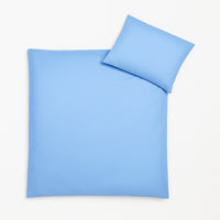 Babybettwäsche-Set von Julius Zöllner in Blau, 100 % Baumwolle, Hotelverschluss, OEKO-TEX Klasse 1 – Decke 80×80 cm, Kissen 35×40 cm.