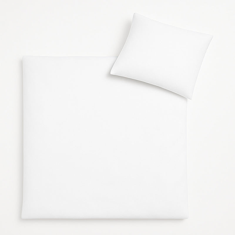 Julius Zöllner Babybettwäsche in Weiß, 100 % Baumwolle, Hotelverschluss, OEKO-TEX Klasse 1 – Set 80×80 cm + 35×40 cm, Produktfoto.