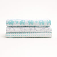 Julius Zöllner Swaddle-Tücher, 3er-Pack Musselin 100 % Baumwolle, 120×120 cm, weiß/mint mit Elefanten-, Dreieck- und Punkt-Print – gestapeltes Set.