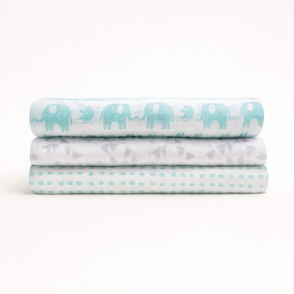 Julius Zöllner Swaddle-Tücher, 3er-Pack Musselin 100 % Baumwolle, 120×120 cm, weiß/mint mit Elefanten-, Dreieck- und Punkt-Print – gestapeltes Set.