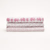 Julius Zöllner Swaddle-Tücher, 3er-Pack Musselin aus 100 % Baumwolle, 120×120 cm, weiß/rosa mit Elefanten-, Dreieck- und Herz-Print – gefaltetes Set.