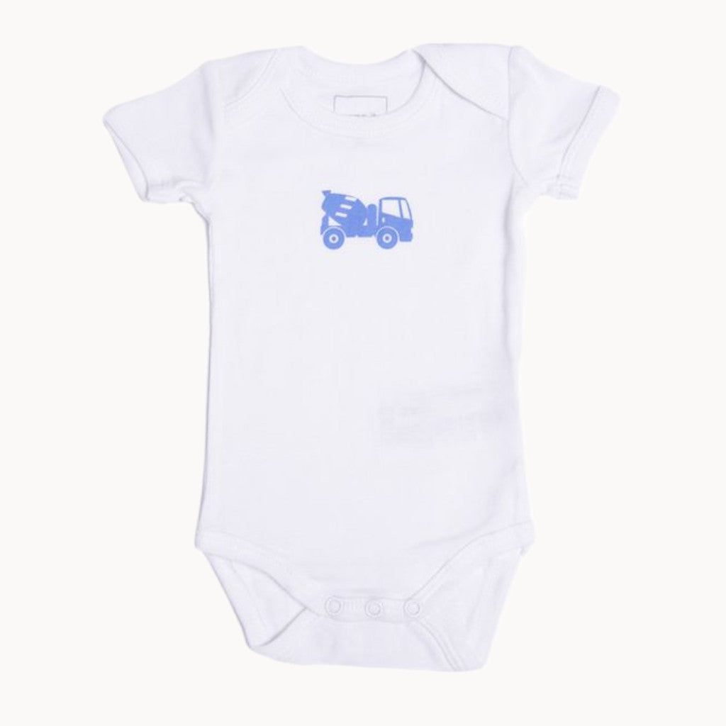 Name it Babybody kurzarm weiß mit blauem Betonmischer-Print aus 100% Baumwolle – weicher Kurzarm-Body mit Schlupfausschnitt und Druckknöpfen im Schritt, Größe 56; hautfreundlich und ideal für die Erstausstattung.