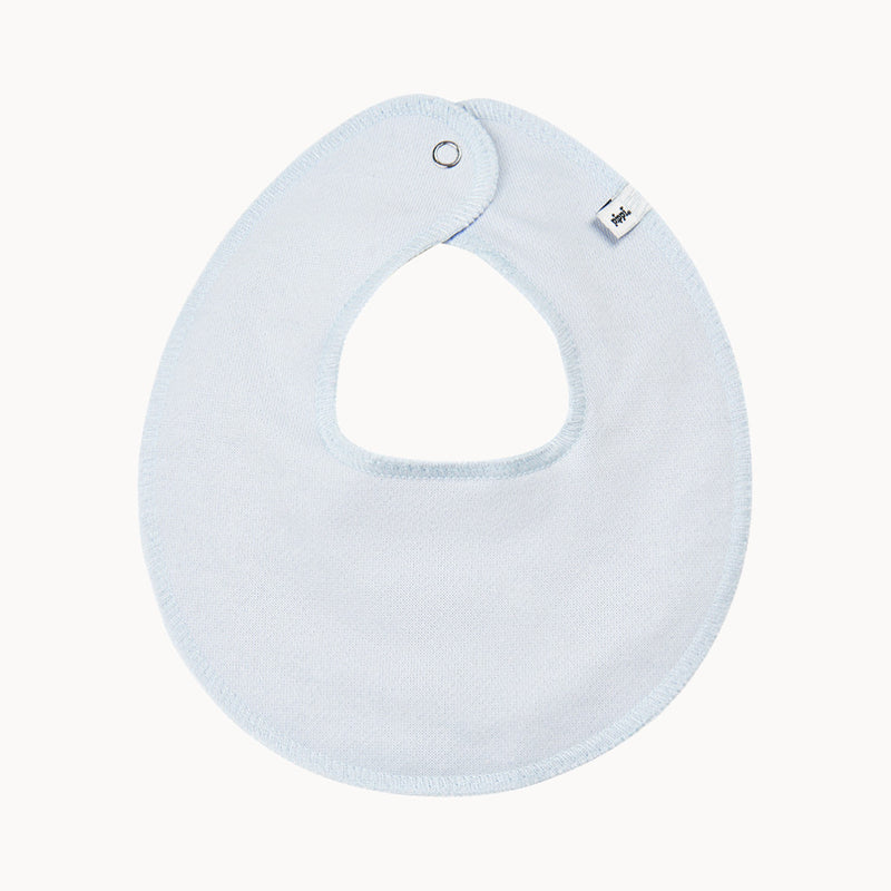 Pippi Babyhalstuch hellblau, weiche Baumwollmischung mit Druckknopf – saugfähiges Sabbertuch für Babys, Babyerstausstattung, Geschenk zur Geburt.