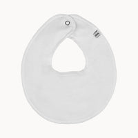 Pippi Babyhalstuch weiß, One Size – weicher Baumwollmix mit Druckknopf, saugfähig gegen Sabbern; praktische Ergänzung zur Baby-Erstausstattung, schönes Geburtsgeschenk.