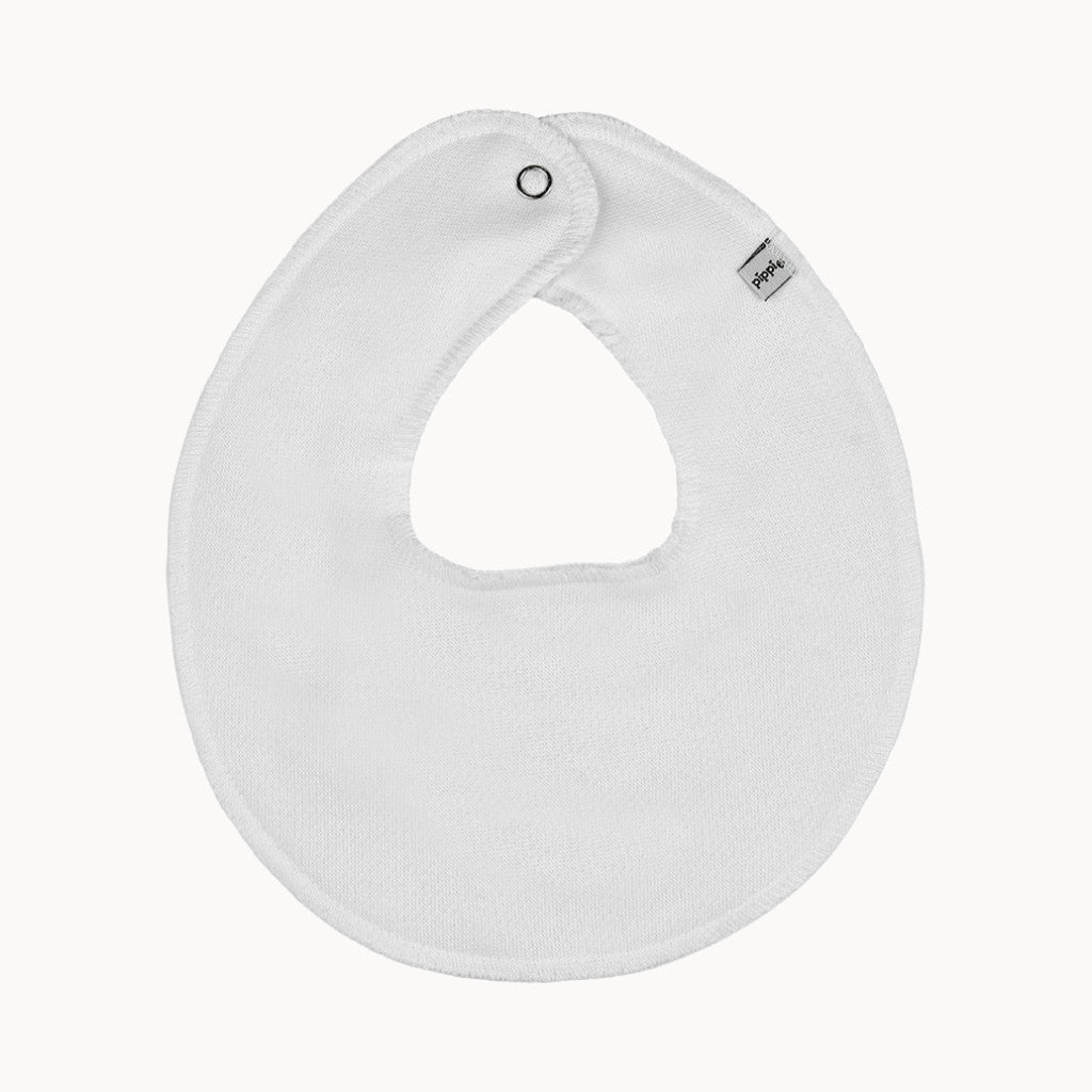 Pippi Babyhalstuch weiß, One Size – weicher Baumwollmix mit Druckknopf, saugfähig gegen Sabbern; praktische Ergänzung zur Baby-Erstausstattung, schönes Geburtsgeschenk.