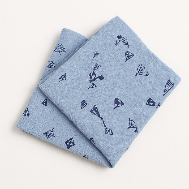 Pippi Mullwindel skyway-blau, 70×70 cm aus 100 % Baumwolle – weiches, saugfähiges Spucktuch für Neugeborene; praktisches Basic für die Babyerstausstattung und die Baby Box.