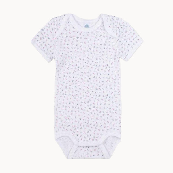 Sanetta Babybody kurzarm weiß mit feinem Blumen-Print aus 100% Bio-Baumwolle (Feinripp) – weicher Kurzarm-Body mit Schlupfausschnitt und Druckknöpfen im Schritt, Größe 56; hautfreundlich und ideal für die Erstausstattung.