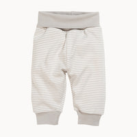 Schnizler Babyhose beige gestreift aus 100% Baumwolle Interlock in Größe 62, weicher Umschlagbund und bequeme Bündchen – kuschelige Basic-Hose für Alltag und Erstausstattung.