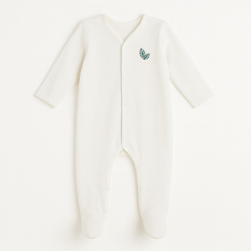 Sense Organics Babyschlafanzug naturweiß mit Füßchen und Druckknöpfen, Bio-Baumwolle GOTS, Größe 62–68 – Baby Erstausstattung.